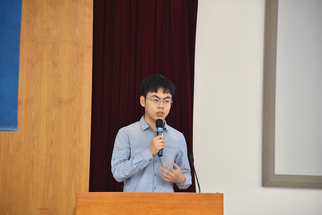 新生代表孙引同学发言 新生代表孙引同学发言